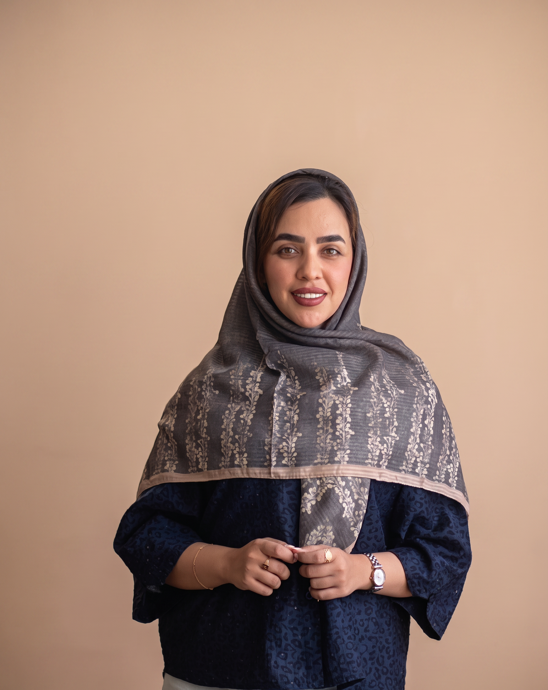 روسری نخی طرح دار