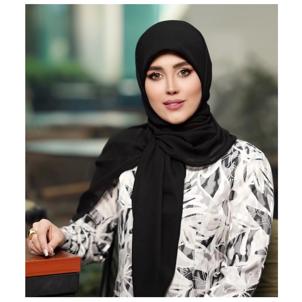 روسری زنانه جت بلک